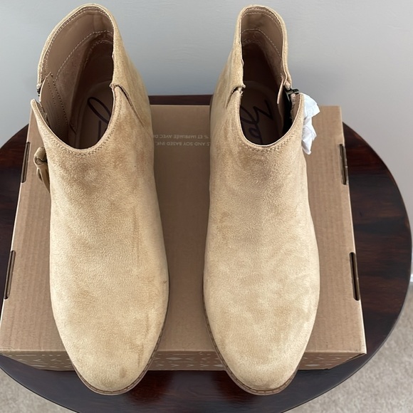 Zodiac Women's Tan Ankle Boots - Picture 2 of 5